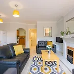 131 - Spacious 2 Bed With Parking Apartman *