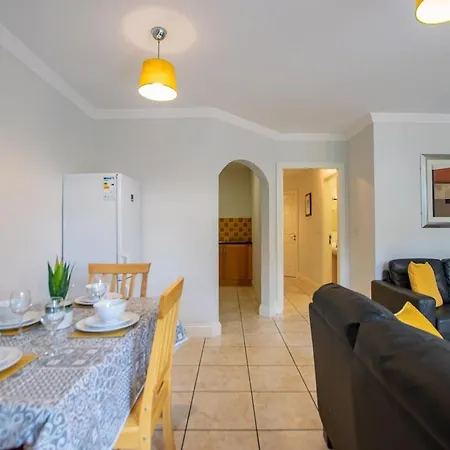 Apartment 131 - Spacious 2 Bed With Parking *