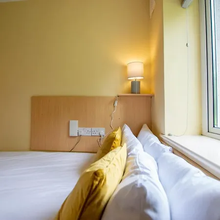131 - Spacious 2br - Parking * Galway