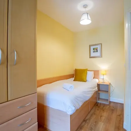 131 - Spacious 2br - Parking * Galway