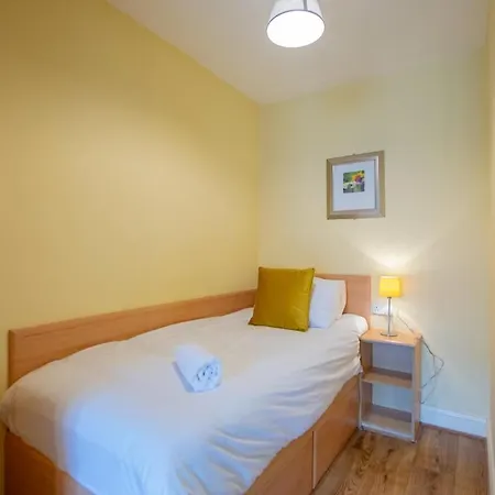 131 - Spacious 2br - Parking Galway