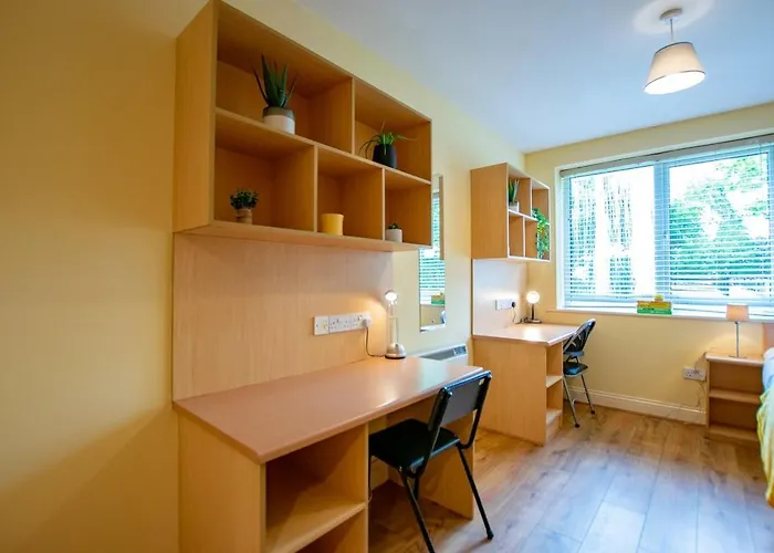 Apartment 131 - Spacious 2 Bed With Parking *