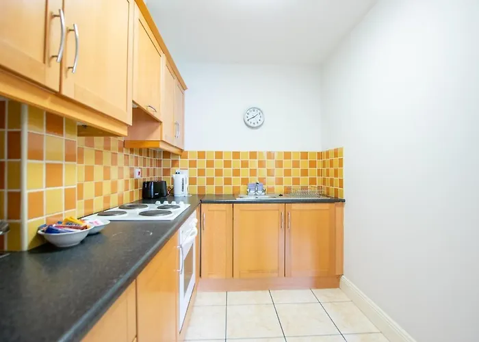 131 - Spacious 2 Bed With Parking